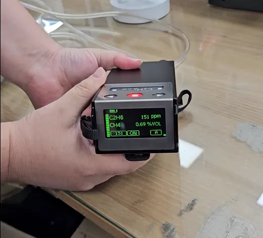 Насос типа G10 Портативный детектор утечек метана и этана на основе лазерной технологии TDLAS для проверки утечек на маршруте газопровода с природным газом