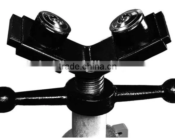 Adjustable Roller Head Folding Pipe Stand