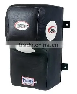 MUAY THAI WALL-MOUNTED BAG