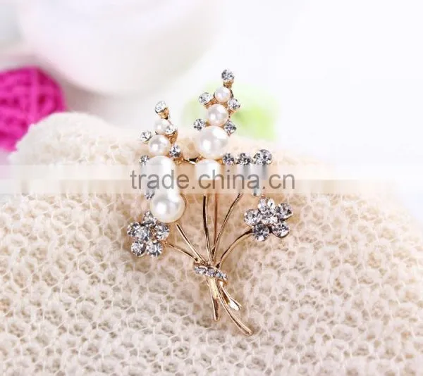 Luxe Rhinestone Brooch Pin,Pearls Brooch For Wedding Invitation photo-2