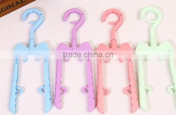 Plastic Foldable Folded Clothes Hangers Assorted Color photo-2