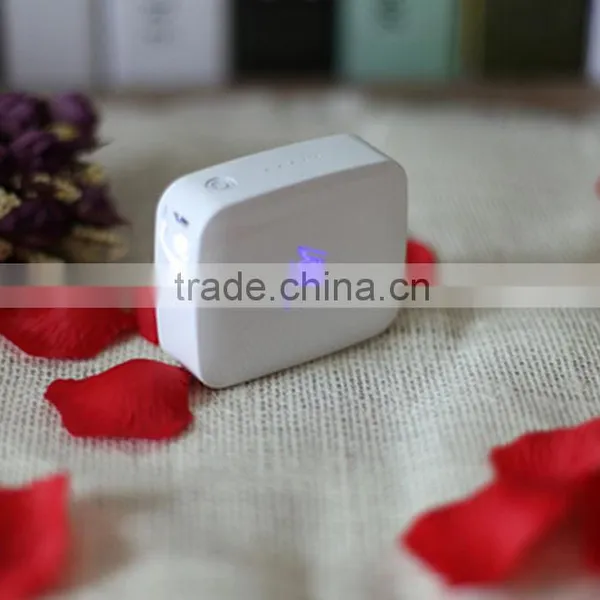Emitting Logo Universal External Power Bank 5600mah photo-3