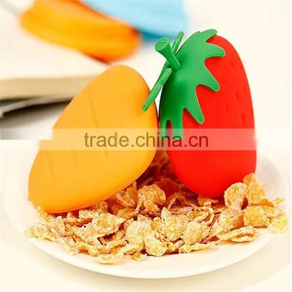 2015 Fashionable Carrot Shape Silicone Key Bag Key Holder photo-3