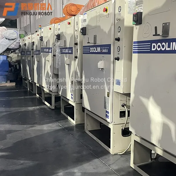 Programmable Powder Car Automatic Industrial Robot Yaskawa Arm Painting Robot Arm 6-axis Painting Robot photo-3