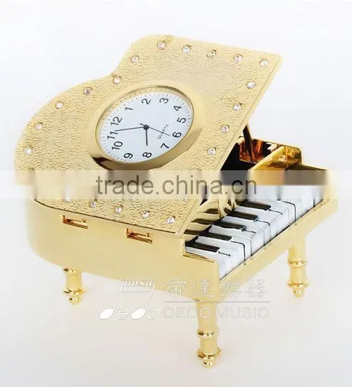 Gold and Copper Material Maked Gild Mini Trumpet photo-6
