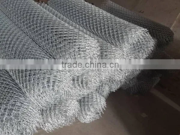 Diamond 65x65mm Hot Dip Galvanized Wire Woven Diamond Mesh Chainlink Fence photo-3