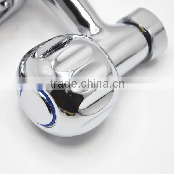 2015 Upc Practical Wall Mounted Dual Handwheels Handle Mixer Bathub Faucet photo-5