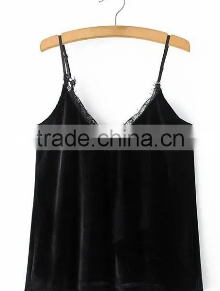 Runwaylover EY2361B Ladies Sexy Deep V-Neck Lace Crop Tops photo-2