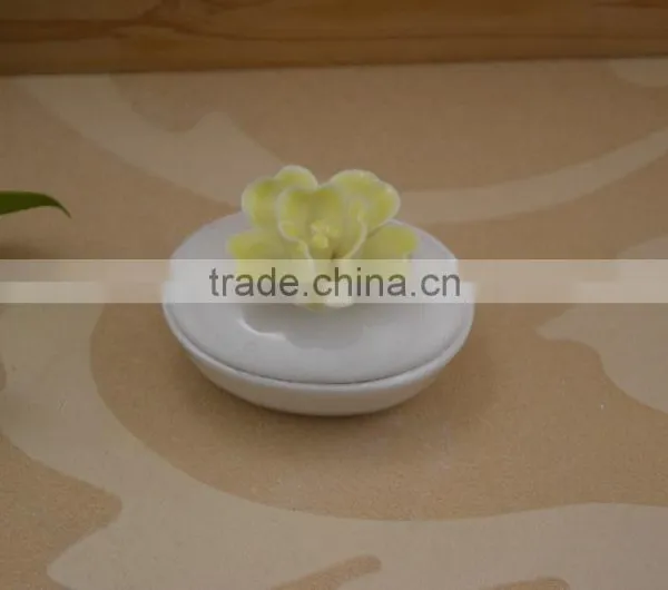Wholesale Small Porcelain Jewel Box With Flower Shape Design photo-2