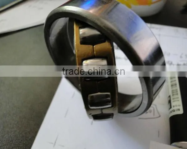 Single-row self-aligning roller bearing 20207