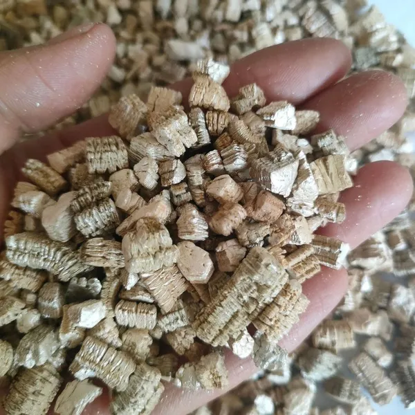 Cross-border Exclusive 3-5mm Incubation Turtle and Snake Soil Heat Preservation Improved Expanded Vermiculite