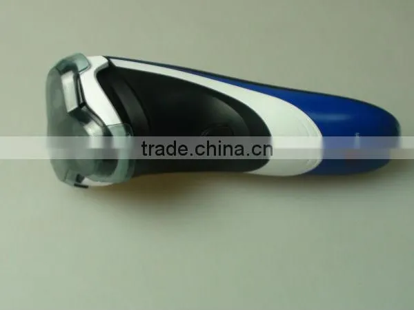 Men's Shaver With Three Individually Floating Rotary Heads
