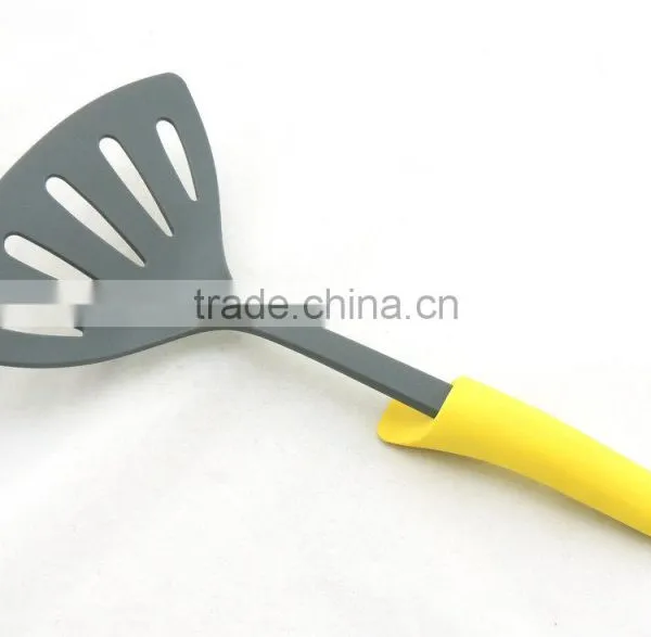 Cheap Nylon Spaghetti Spoon
