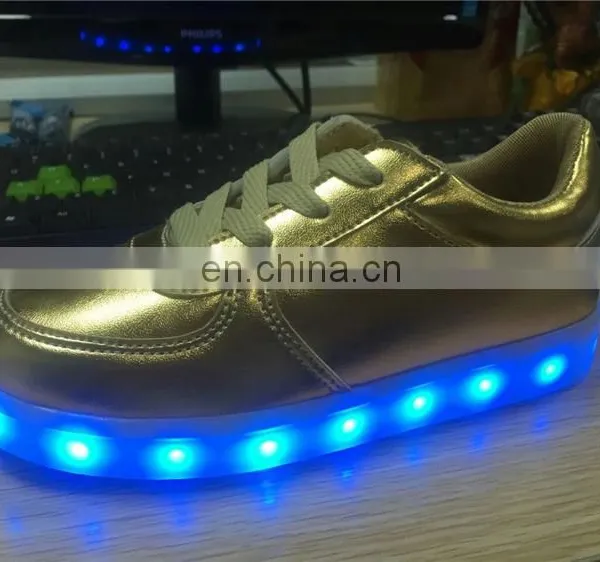 Factory Wholesale Price Low MOQ Sports Gift Simulation Children LED Light up Kids Shoes photo-2