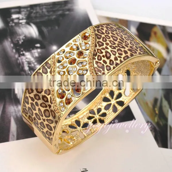 Stament Leopard Golden Crystal Enamel Bangle for Women photo-3