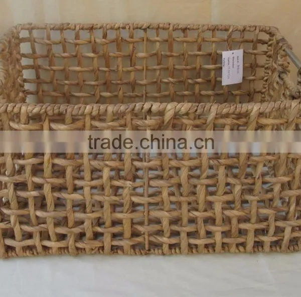 Weaving Water Hyacinth Baskets With Handle and Iron Frame photo-2