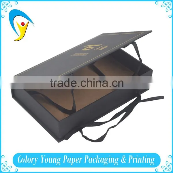 Guangzhou Factory Fibreboard Clamshell Cosmetic Box With Ribbon Handle photo-3
