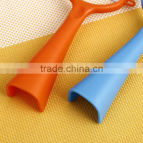 BKB08 Cute PP Handle Ceramic Blade Fruit Peeler photo-4
