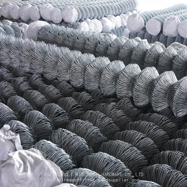 Pvc Coated Chain Link Fence/ Diamond Outdoor Metal Fencing/Steel Wire Fencing Project/ Safety and Strong Chain Link Fencing photo-3