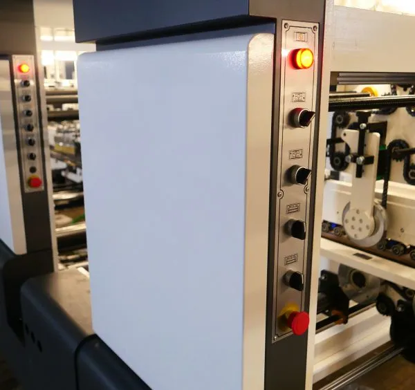 Automatic 4 Corner Box, 6 Corner Box, Pizza Box, Large Box Gluing Folding Machine photo-5