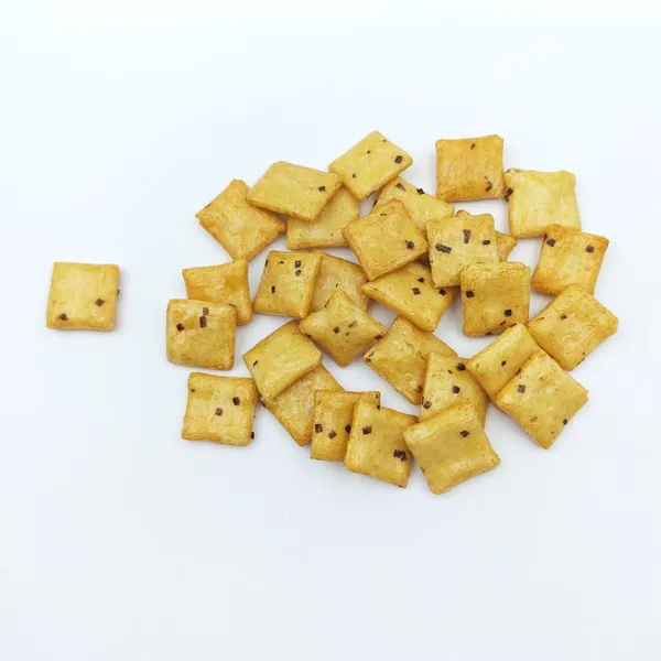 Healthy Non-fried Savory Chili Rice Cracker Squares BRC Halal Certified for Private Label OEM Service photo-3