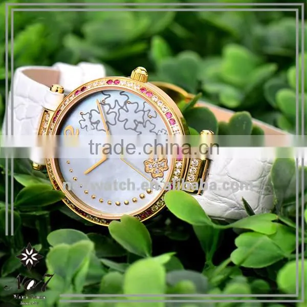 Gold Folwer Leather Shellfish Quartz Watch photo-6