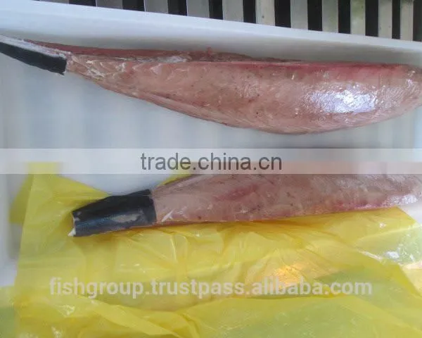 YELLOWFIN TUNA LOINS WITH ONE INCH SKIN PATCH photo-2