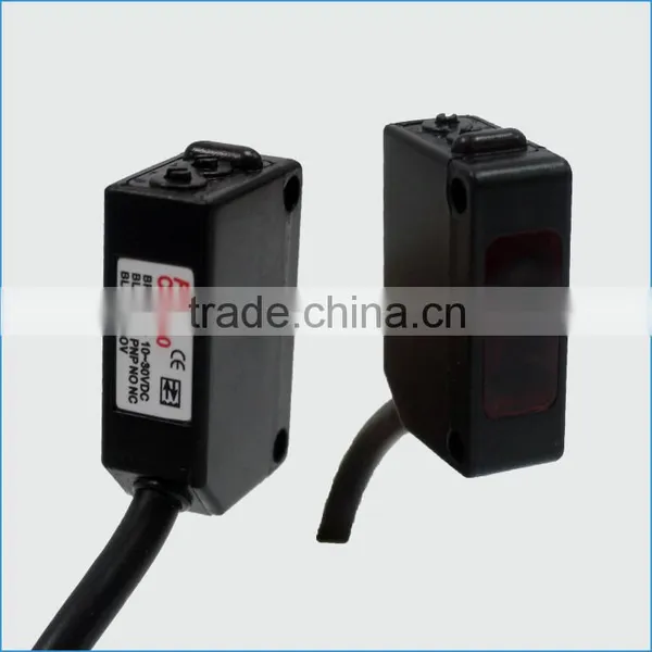 Small Square 12-24V dc PNP Retro-reflective Photoelectric Sensor With Reflector photo-2