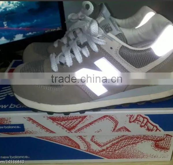 China Eco- Friendly Soft Reflective pu Leather for Shoes photo-5