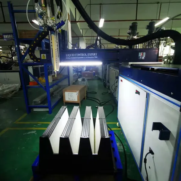 Gluing Machine For Hepa Filter Air Purifiers photo-2