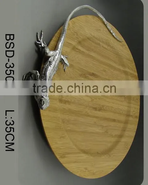 High Quality Bamboo Round Plate With Metal Lizard L:13.8" photo-4