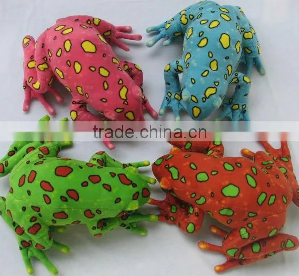 Fashional Popular Lovely Green Plush Frog Animal Toy With Heart Pillow for Valentine Festival photo-5