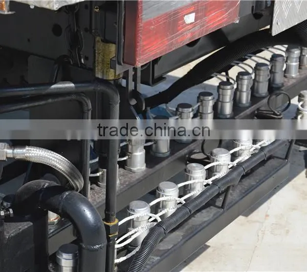 SINOTRUK 6x4 12000liters Bitumen Sprayer Truck photo-6