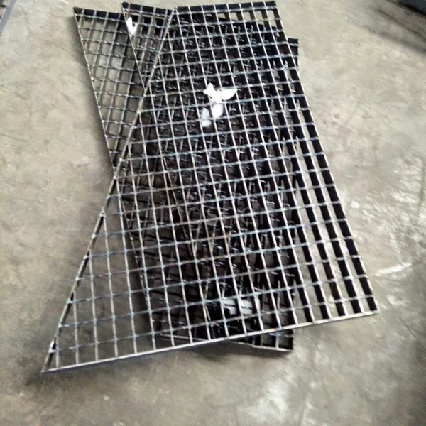High-quality Hot-dip Galvanized Serrated Steel Grating, Durable, Outdoor-grade Carbon Steel, ISO-certified Industrial Design. photo-5