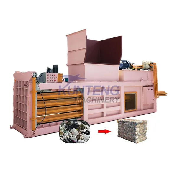Gros compacteur de déchets en plastique, de paille, de carton en position horizontale. Entreprise EPC