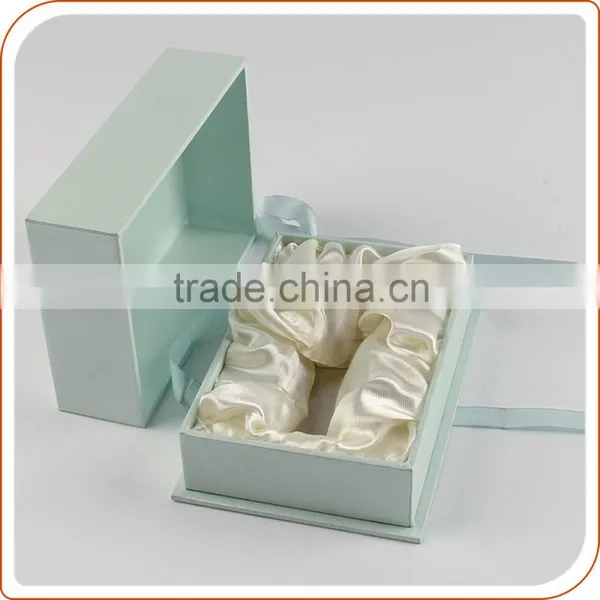 Bottom to Lid Style Hard Perfume Box With Soft Velvet Insert photo-3