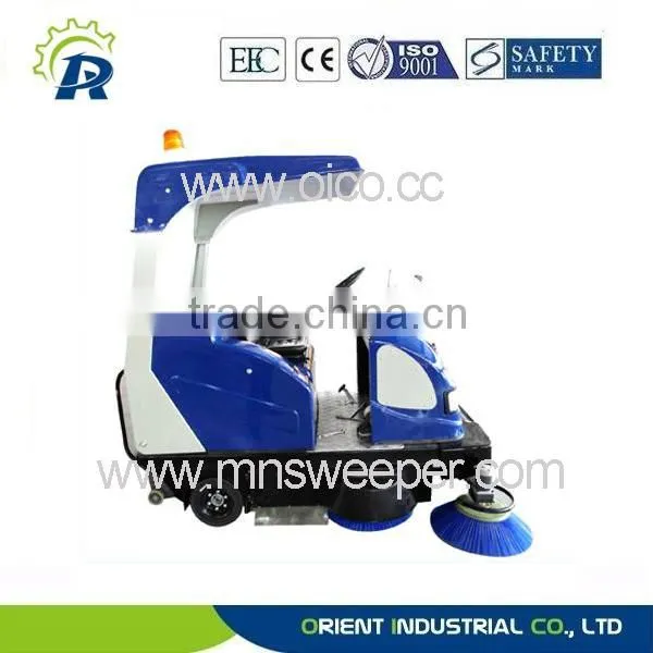 Germany Technology Imported Battery Use Riding Road Sweeper With Power Supply 36V photo-4