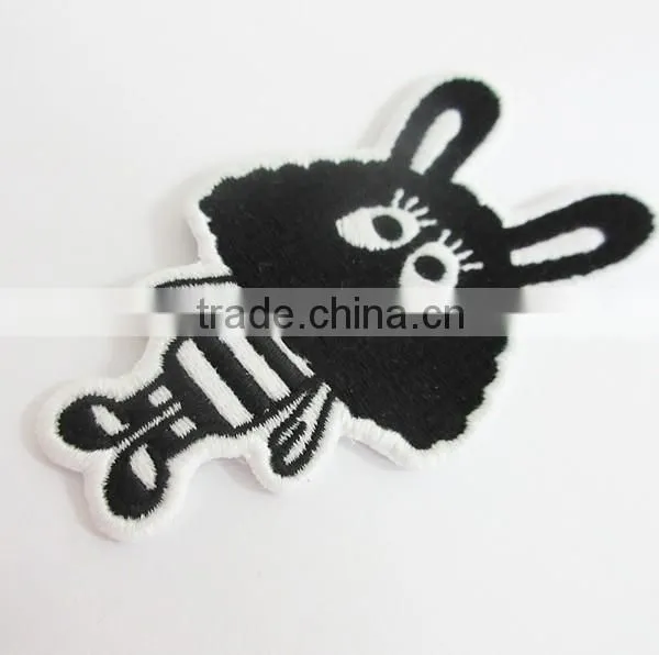 Made in China Custom Brand Logo Denim Clothing Fabric Emboridery Patch photo-2