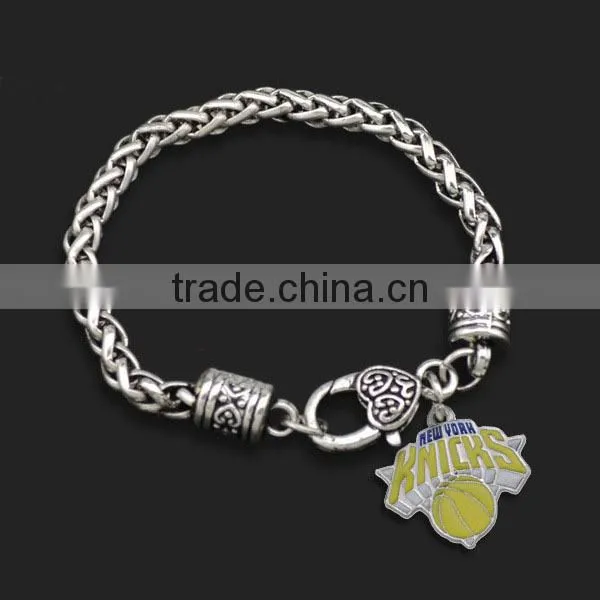 Hollow Philadelphia Eagles Logo Charm Bracelet Sports Fans Custom Charm Bracelet Big Chain Clasp Bracelet for Souvenir Gifts photo-3