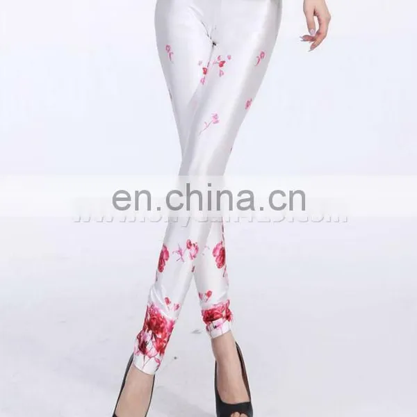 Elegant White Polyester Spandex Leggings photo-2