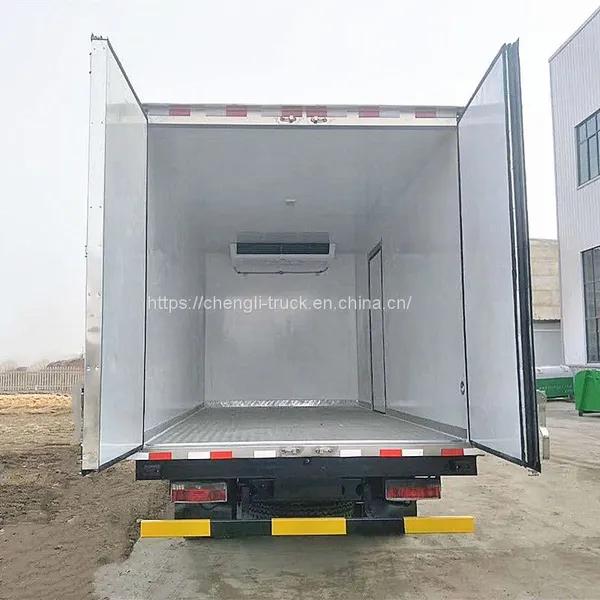 Manufacture Trade Refrigerator Trucks Dongfeng 5ton Cooling Truck for Vegetables and Fruit photo-3