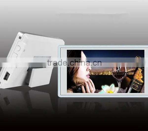 High Definition Wearable Video Namecard Tag Video Badge VNT1000B TFT Screen 8-10hrs Display 4GB Memory photo-4