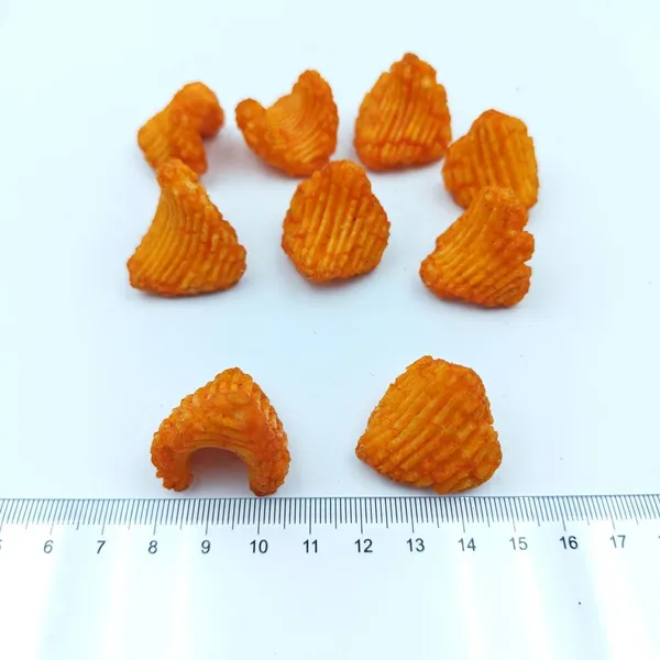 Wholesale Fried Kimchi Flavor Wavy Triangle Rice Crackers, Crispy Grain Puff Snacks, Asain Savory Grain Snacks OEM Private Label photo-5