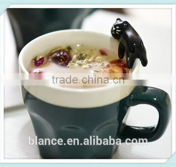 Ceramic Lazy Cat Mug With Lovely Animal Figurine on the Rim photo-4