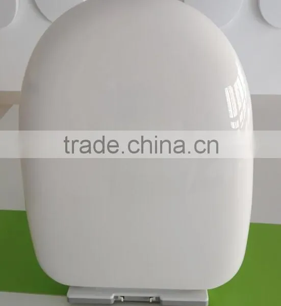 Selling Plastic pp Material Automatic Water Spray Toilet Seat photo-3