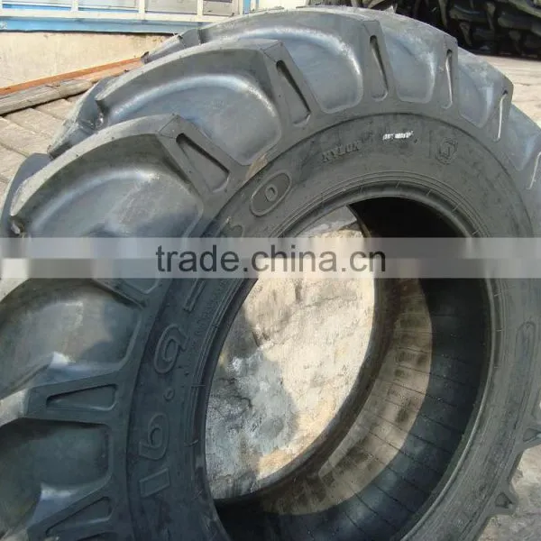 Tractor Tire R1 Pattern 12.4-28 photo-2
