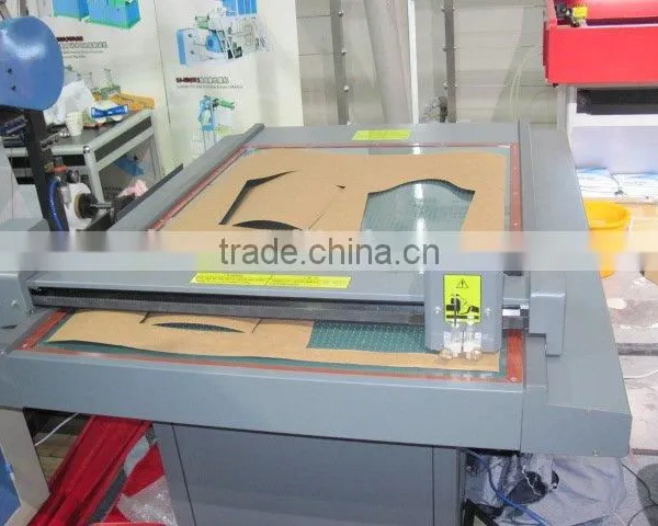 Rabbit 900*1200mm 2mm With Creasing Function Cardboard Flatbed Cutter Plotter photo-5