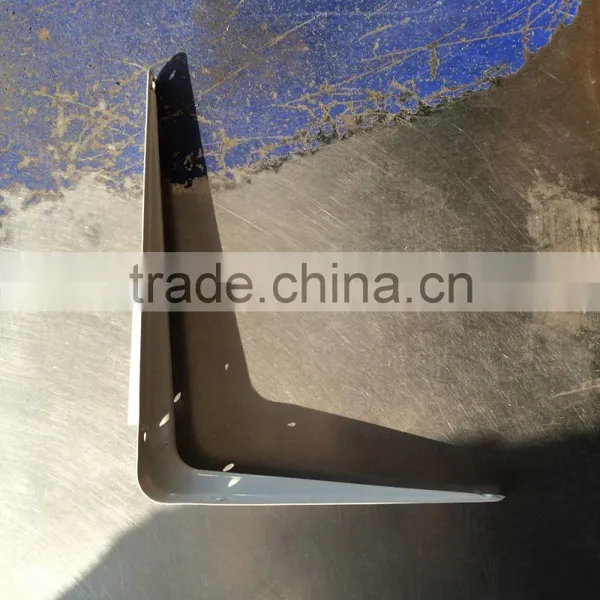 Adjustable angle wall bracket