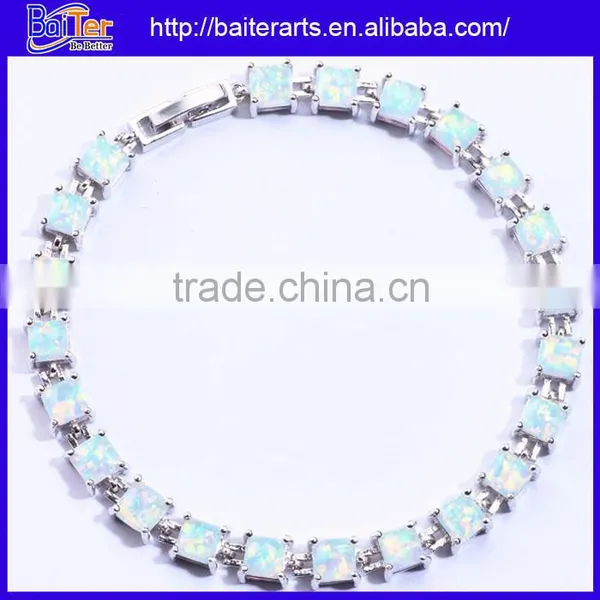 Elegant Women's Jewelry White Fire Opal Gemstone Bracelet Wholesale photo-2