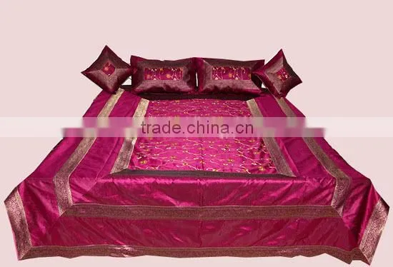 Designer Silk Bedsheet Set For Occasions Use